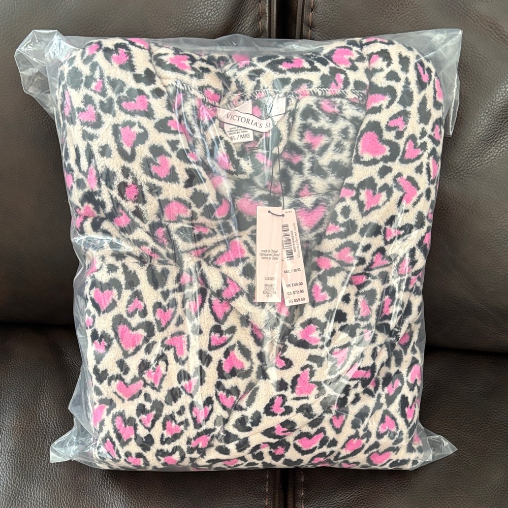 Victoria's Secret Pink and Black Leopard Print Robe